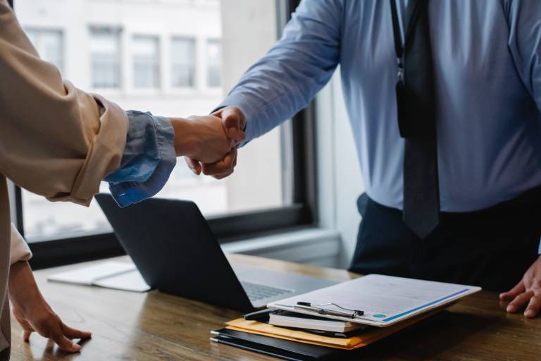 Contracting vs Consulting in Australia: A Comprehensive Comparison