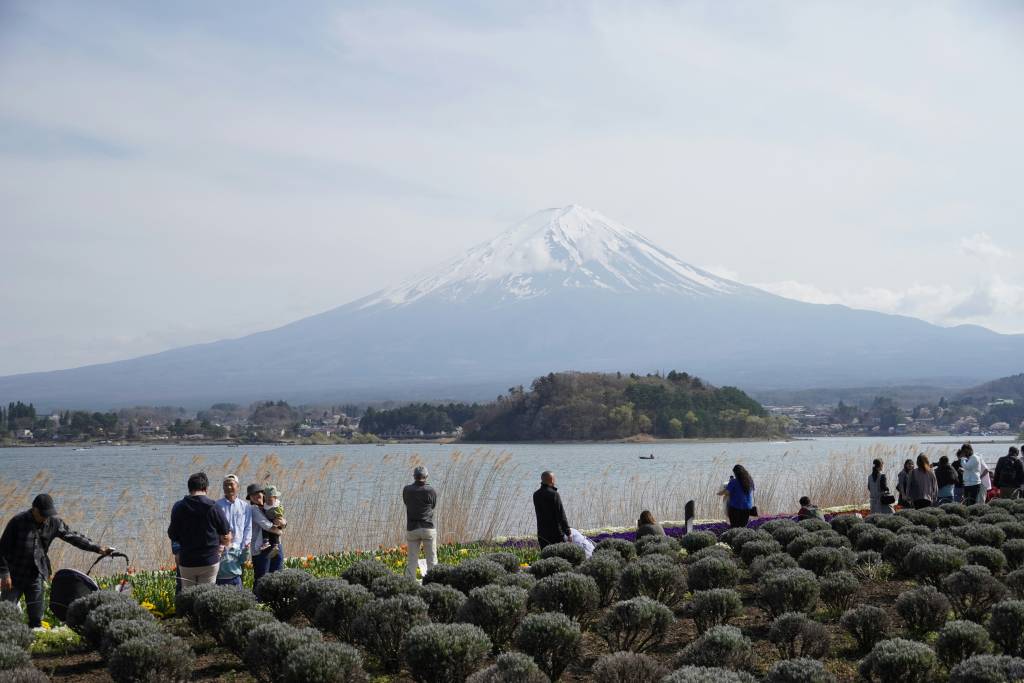 A photo of mount fuji from Lake Kawaguchiko