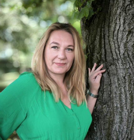 Radka Hartmanová, učitelka pro 1. stupeň ZŠ a ředitelka ZŠ Vraný