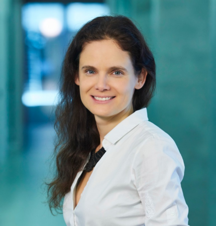 Barbora Dlabáčková, Head of Communication TV Nova (Nova pomáhá)