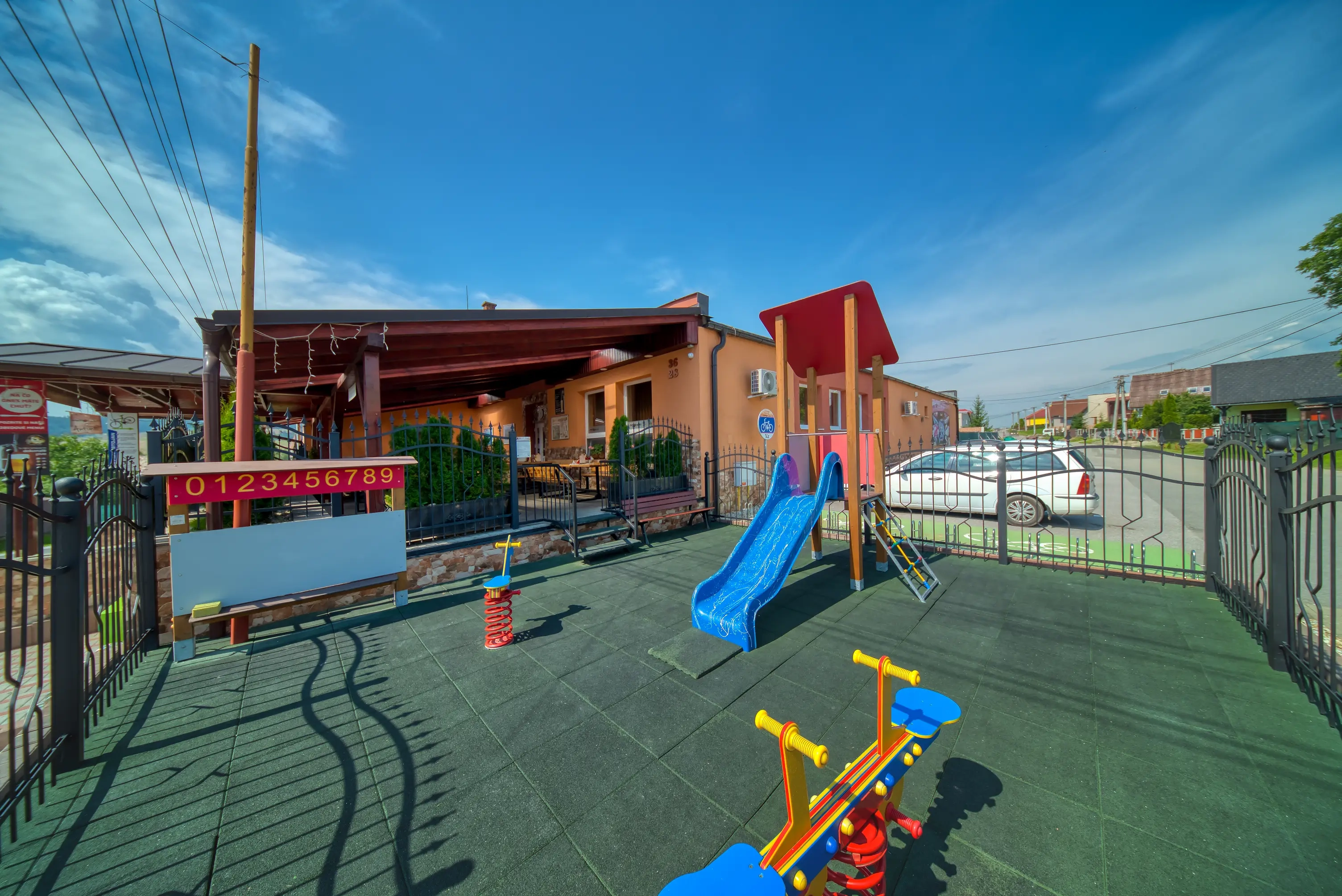Okolie 009 — Antonio Apartmány