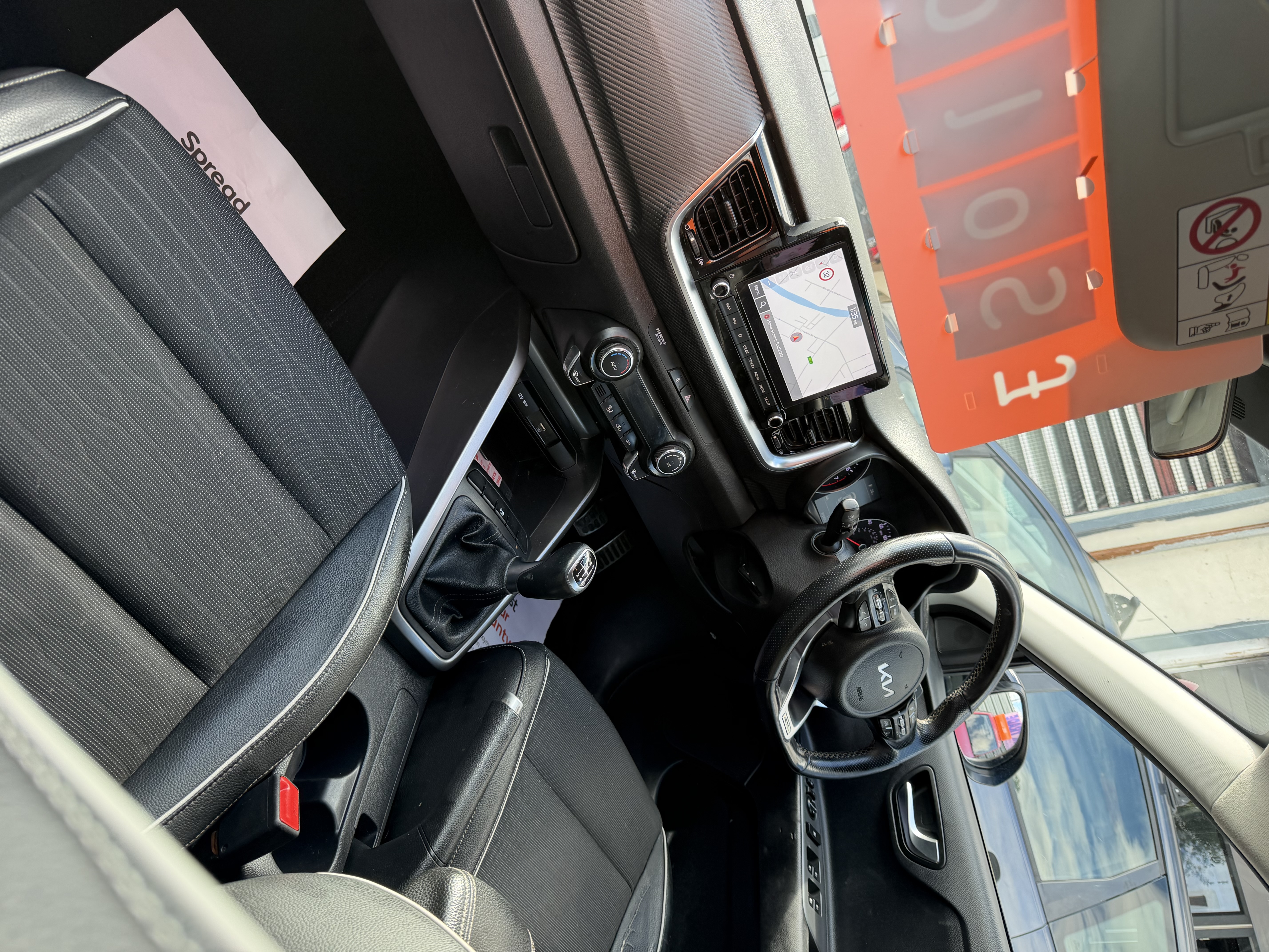Kia Stonic - thumbnail 14
