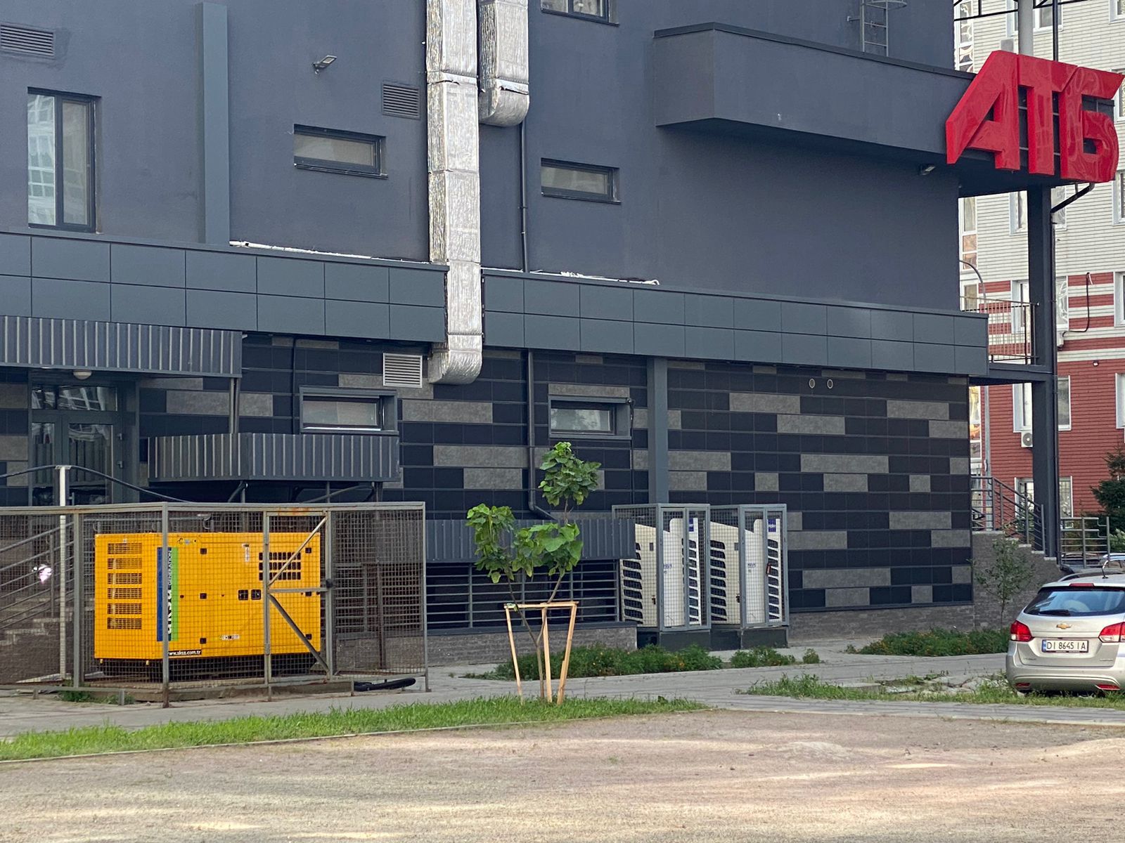 Dodávka 102 generátorů AKSA pro ATB — Ukrajina