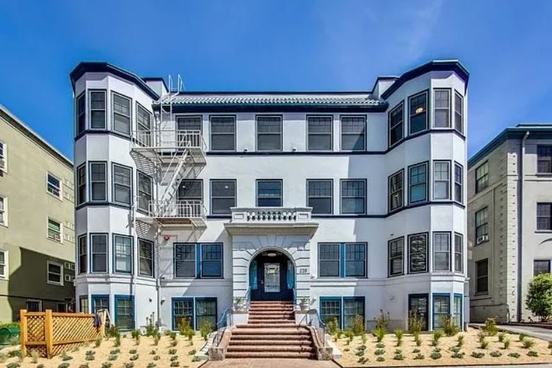 220 Grand