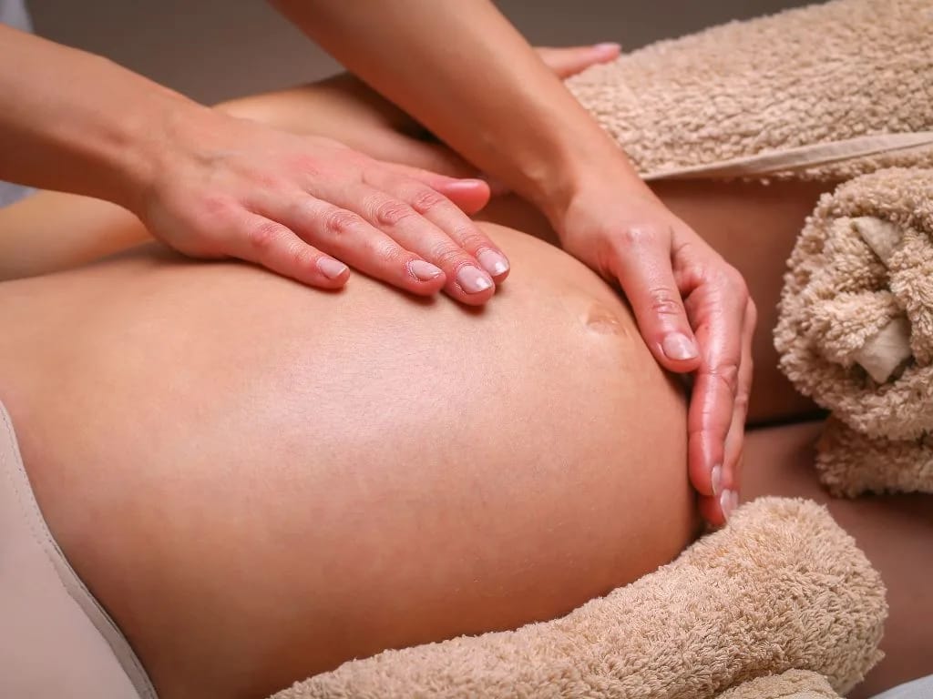 Masaje drenante y circulatorio para embarazadas – Centro de Estética Merche