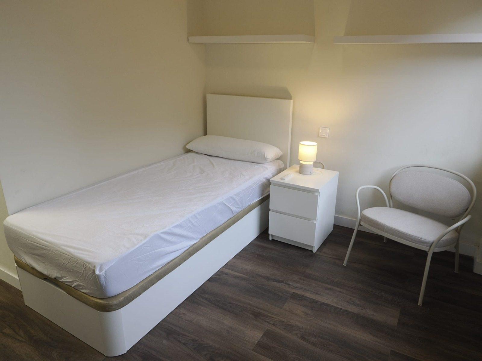 Una habitación del Colegio Mayor tras la renovación