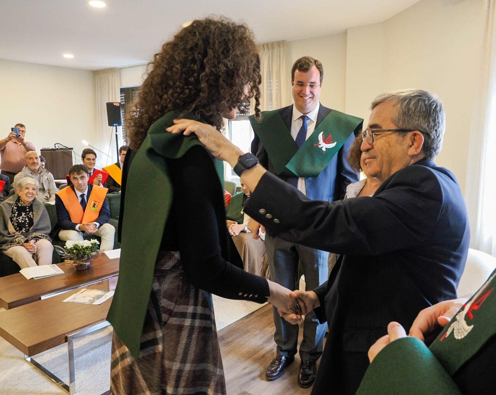 Imposición de becas a los nuevos colegiales