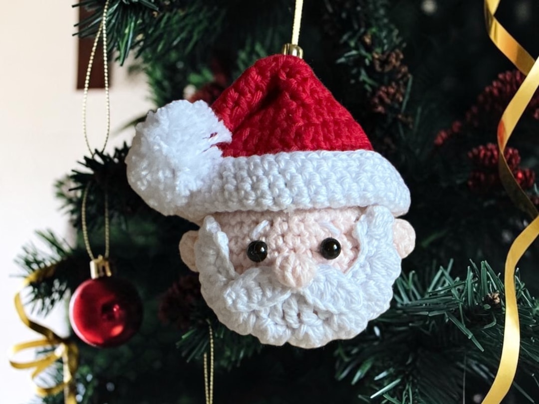 The Cheery Santa Who Hangs Smart in the Middle of the Tree