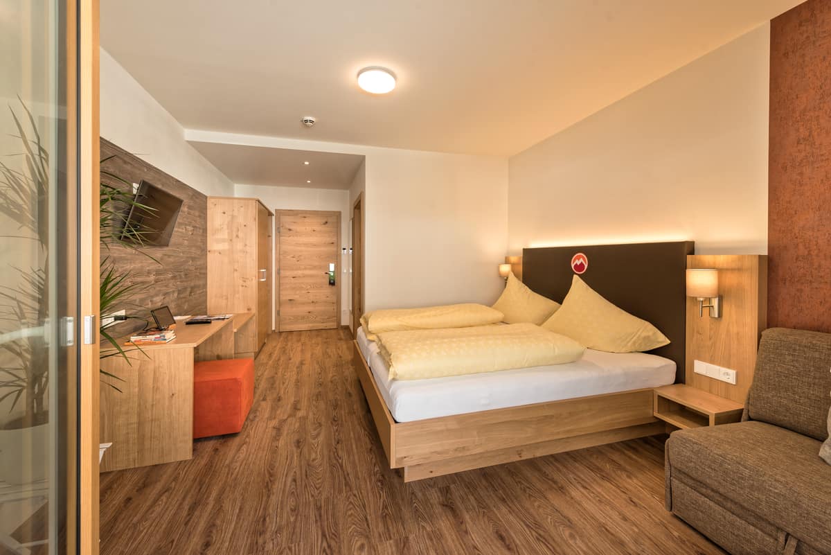 Modernes Komfort-Doppelzimmer im Hotel Alpenfeuer Montafon