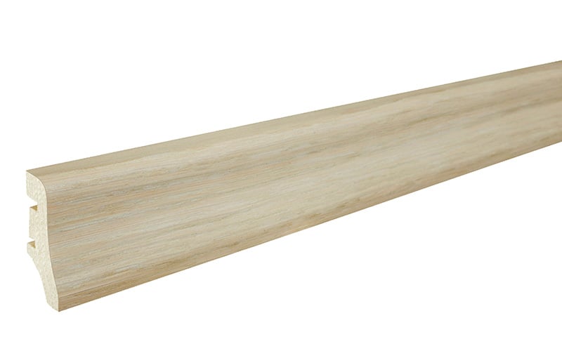 Podlahová soklová lišta dýhovaná, dýha dub, lak bělený, 2200 x 40 mm, profil P10, P1001031A