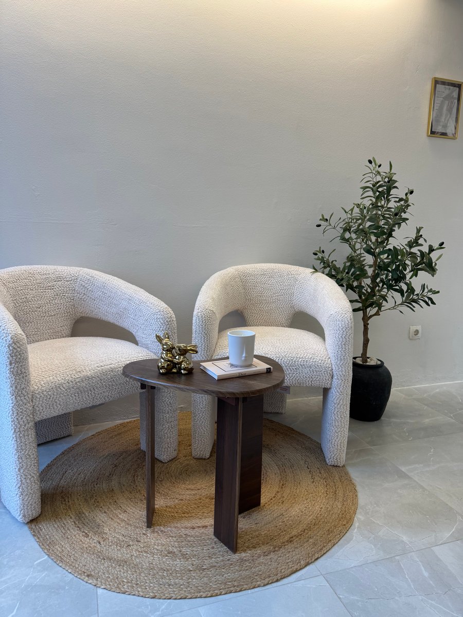 Rashpa Beauty waiting area with boucle chairs