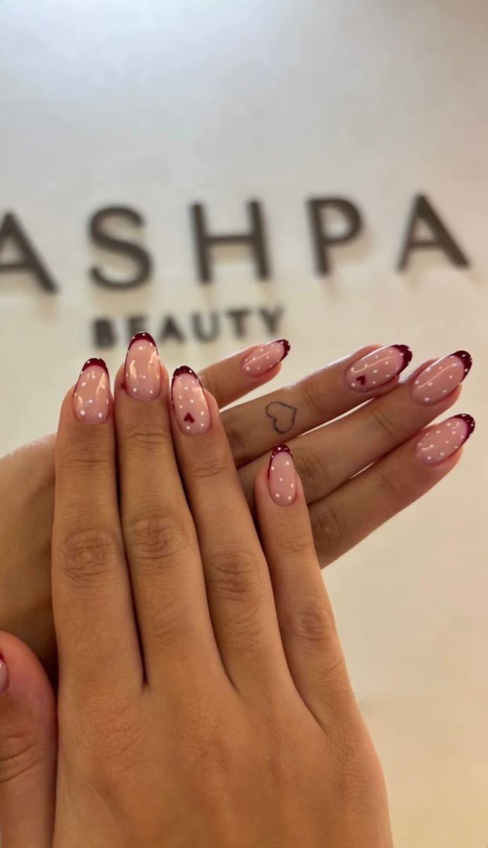 Gel nail extension