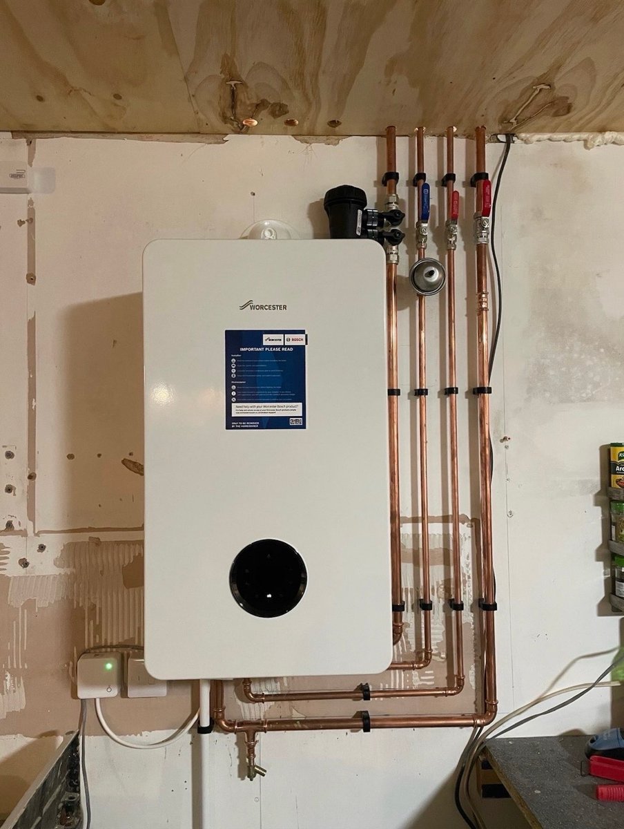 Worcester Bosch — Greenstar 4000, utility room