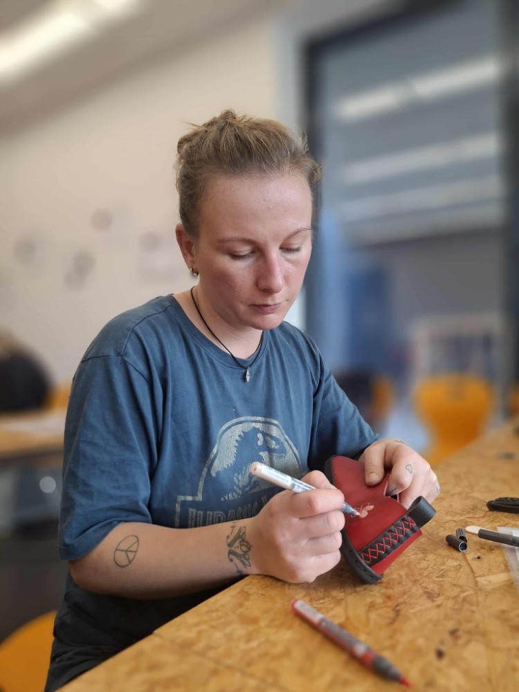 Černé kožené barefoot boty ručně malované