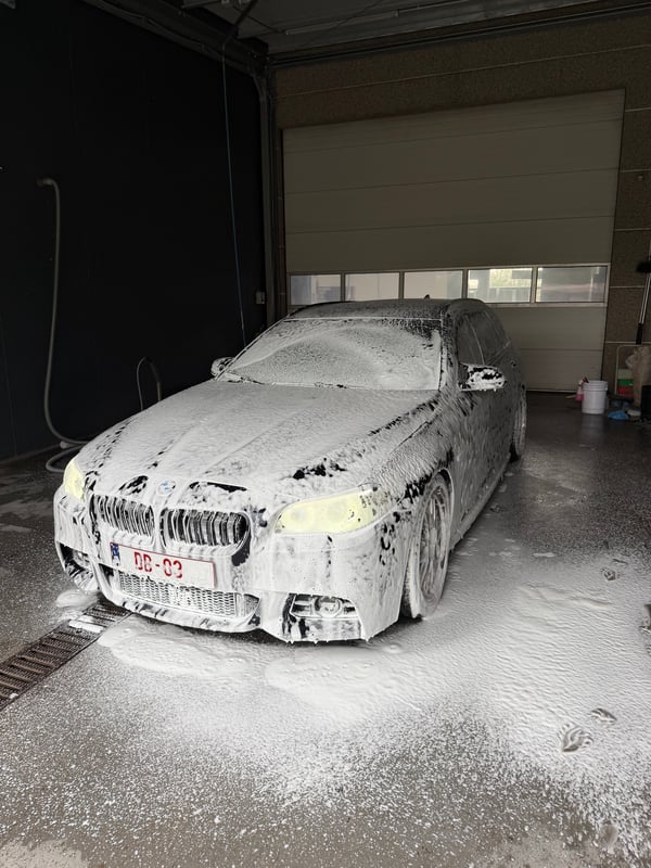 BMW F10 foam wash garage – BEDA Garage