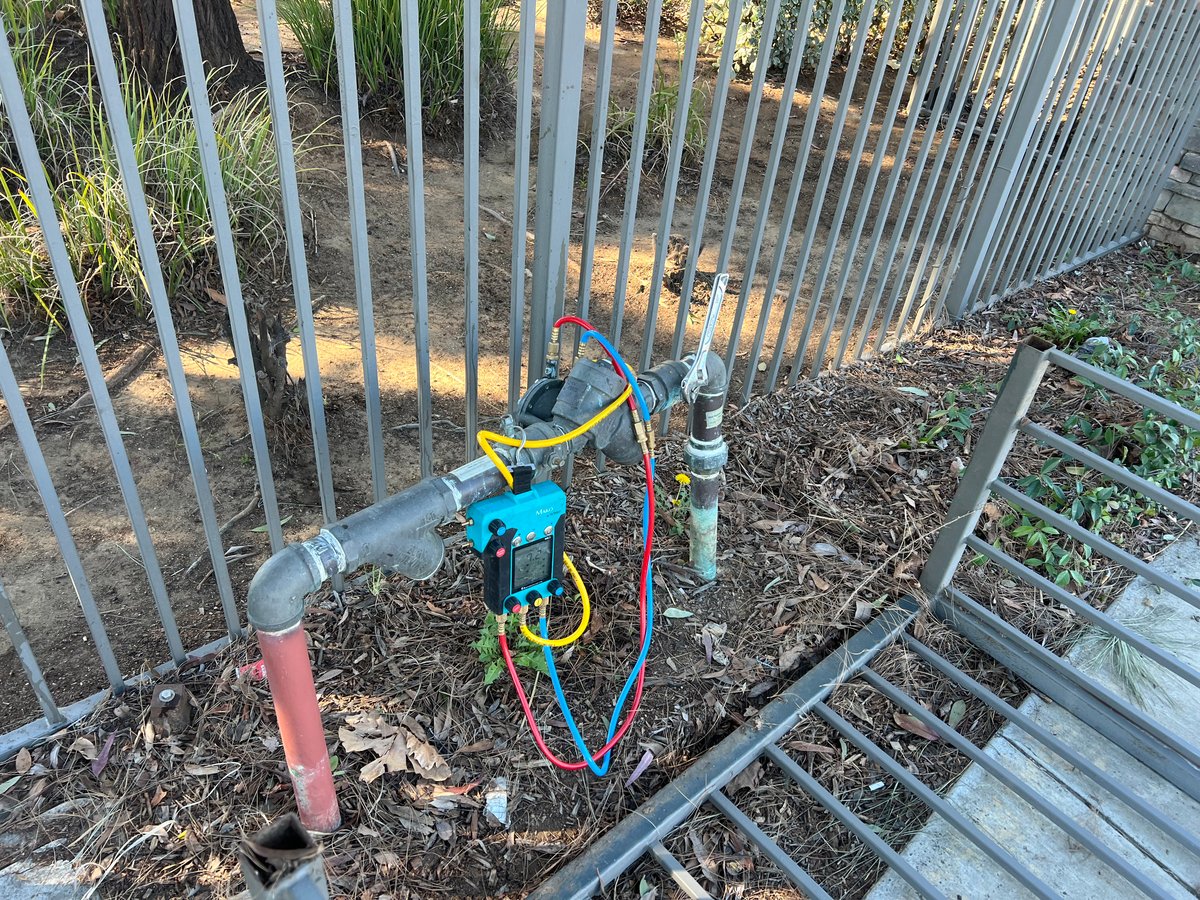 Mako Archer digital gauge connected for backflow test