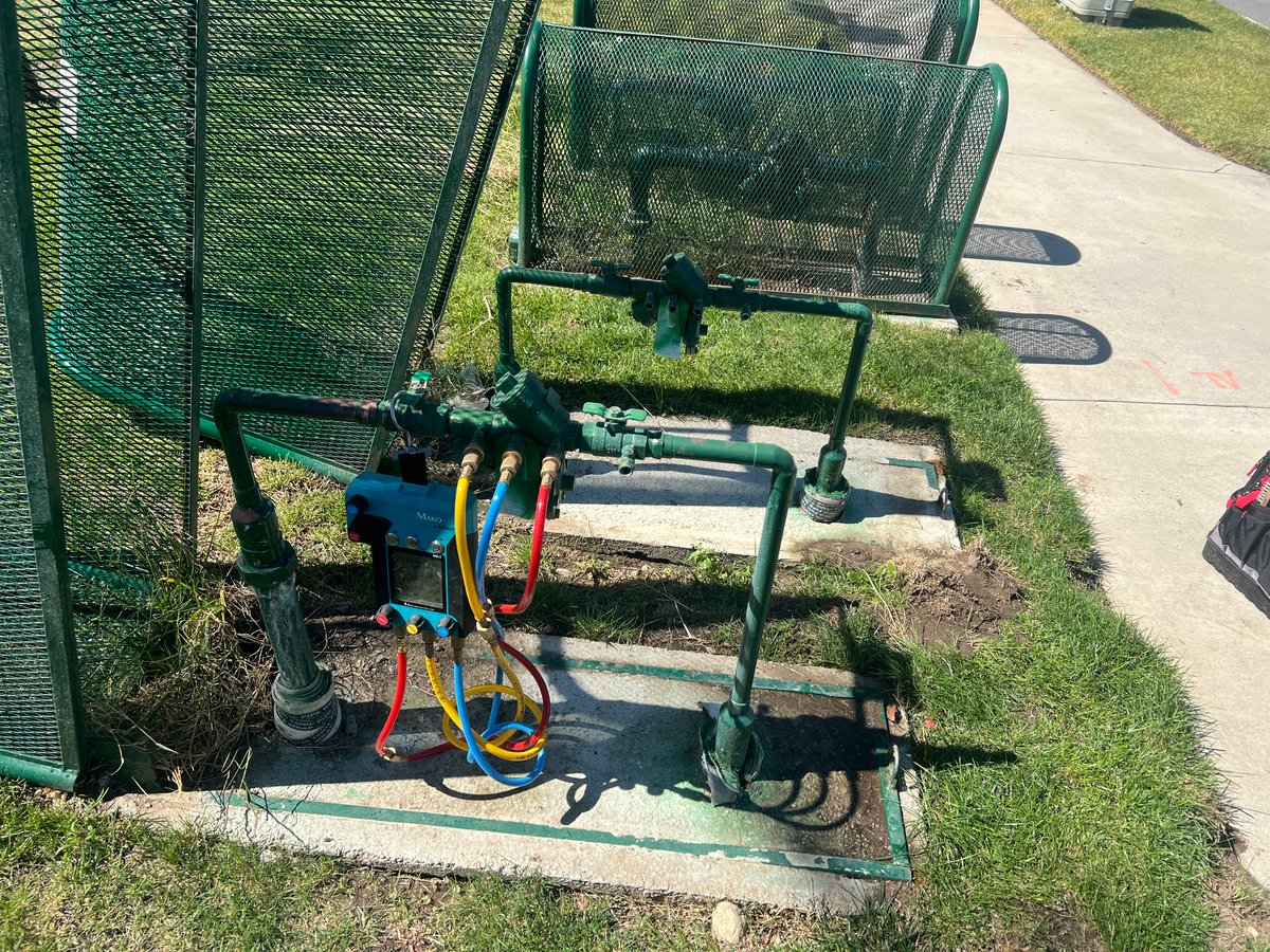 Irrigation system backflow assembly testing — Mako digital gauge connected