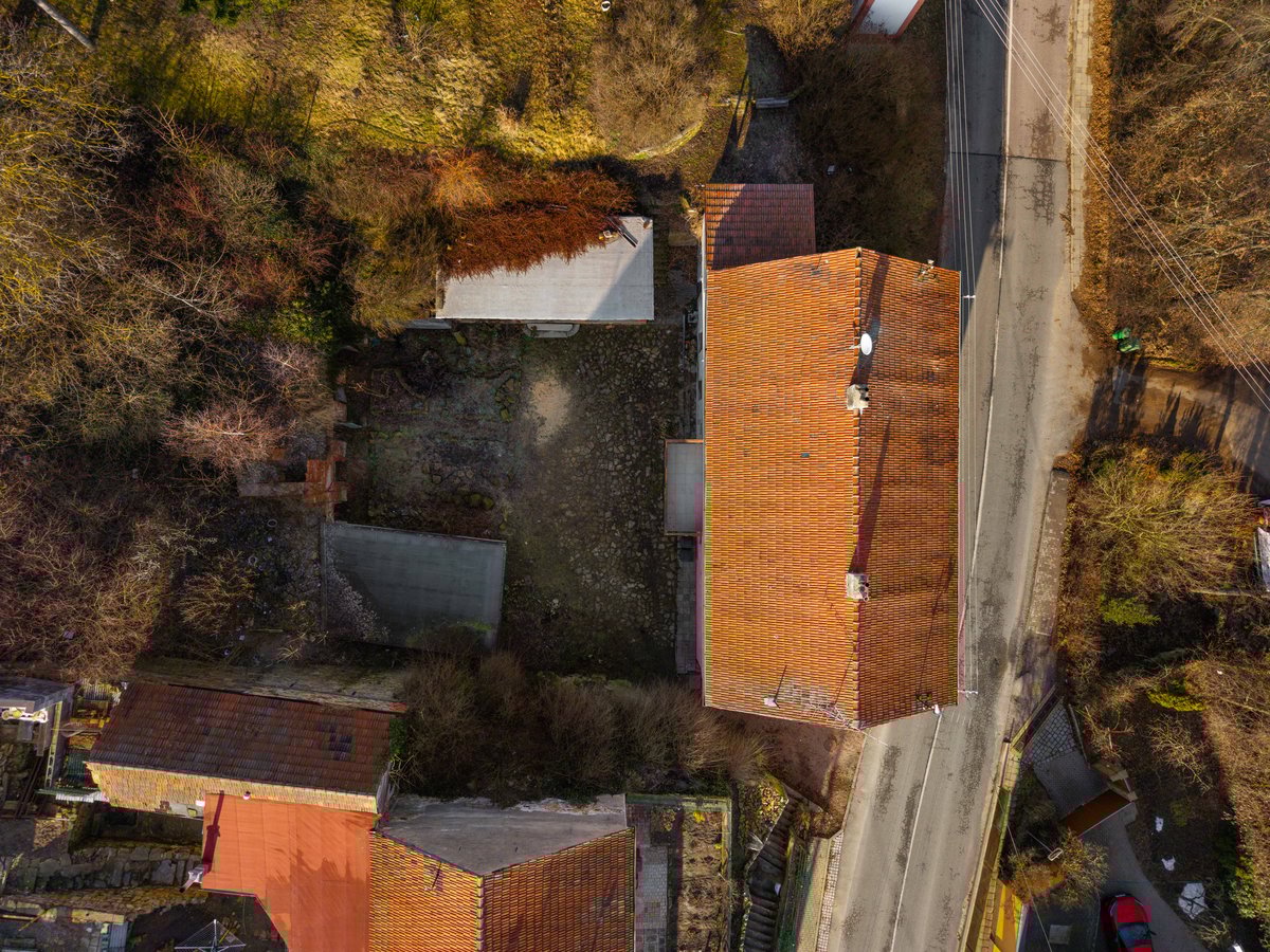 Letecký pohled na dům a okolí