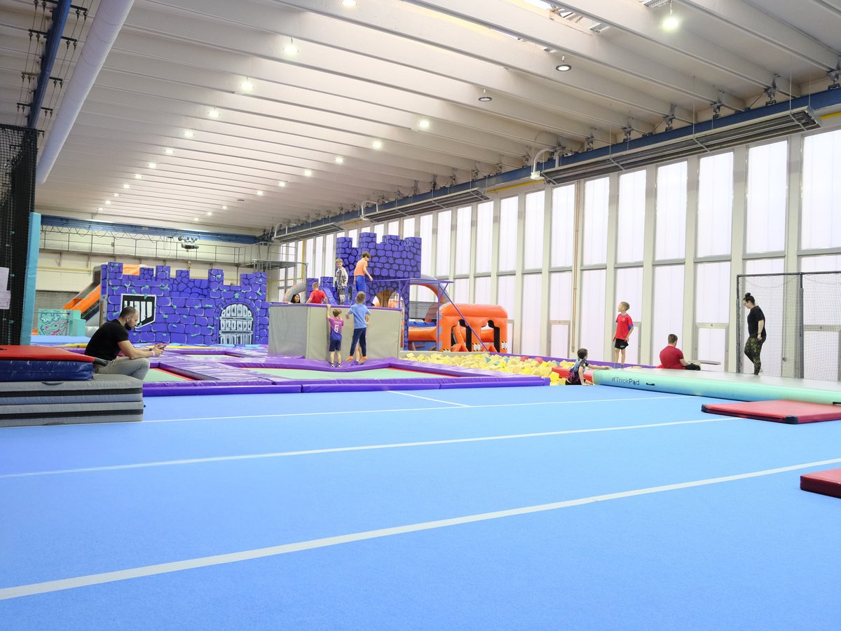 Gymnastická podlaha (14 × 10 m) – foto 1