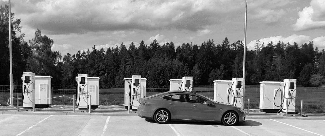 ČEZ a.s. – Dodávka nabíjacích staníc pre elektromobily, 6× DC nabíjacia stanica, 6× výdajný stojan, 6× rozvodná skriňa