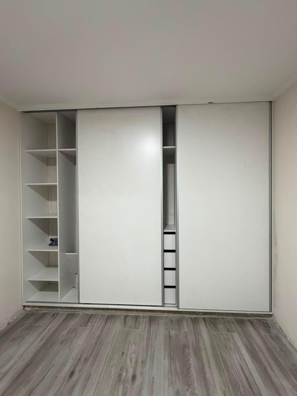 Placard a medida — foto real, frente completo con puertas corredizas