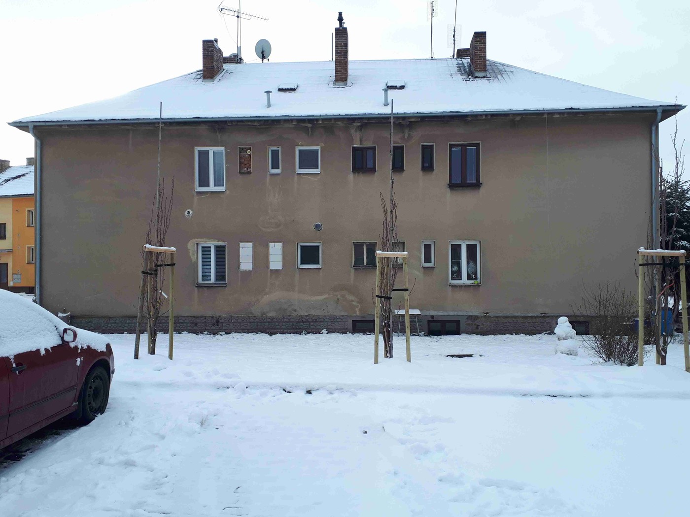 Fasáda BD Milovice - systém Ceresit Ceretherm EPS — před 2