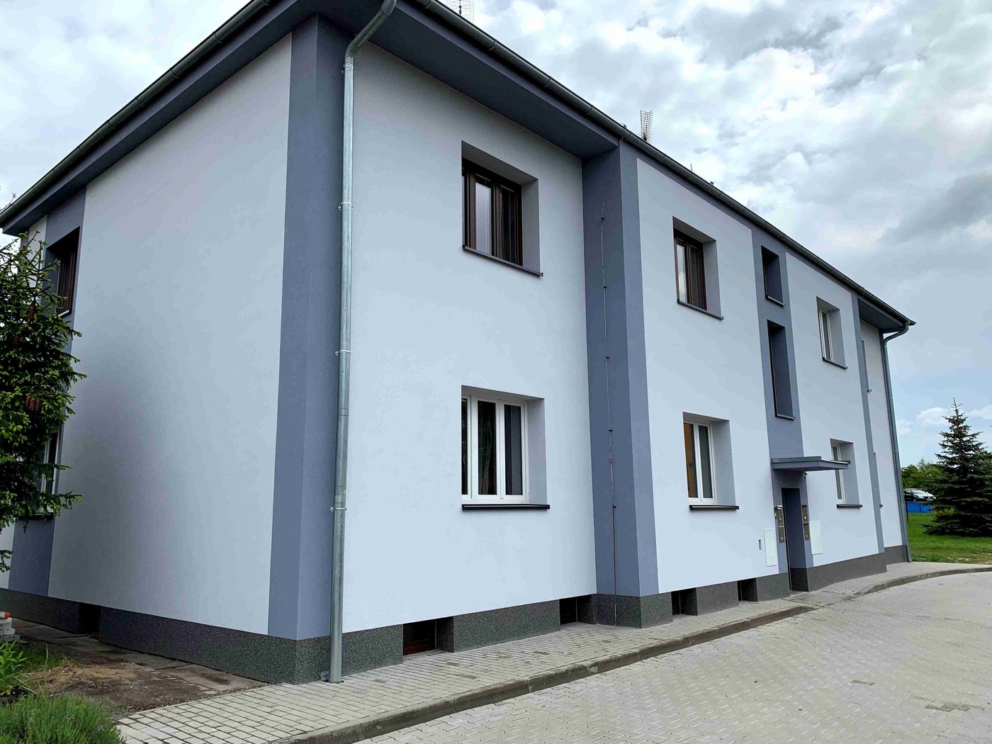 Fasáda BD Milovice - systém Ceresit Ceretherm EPS — po 1