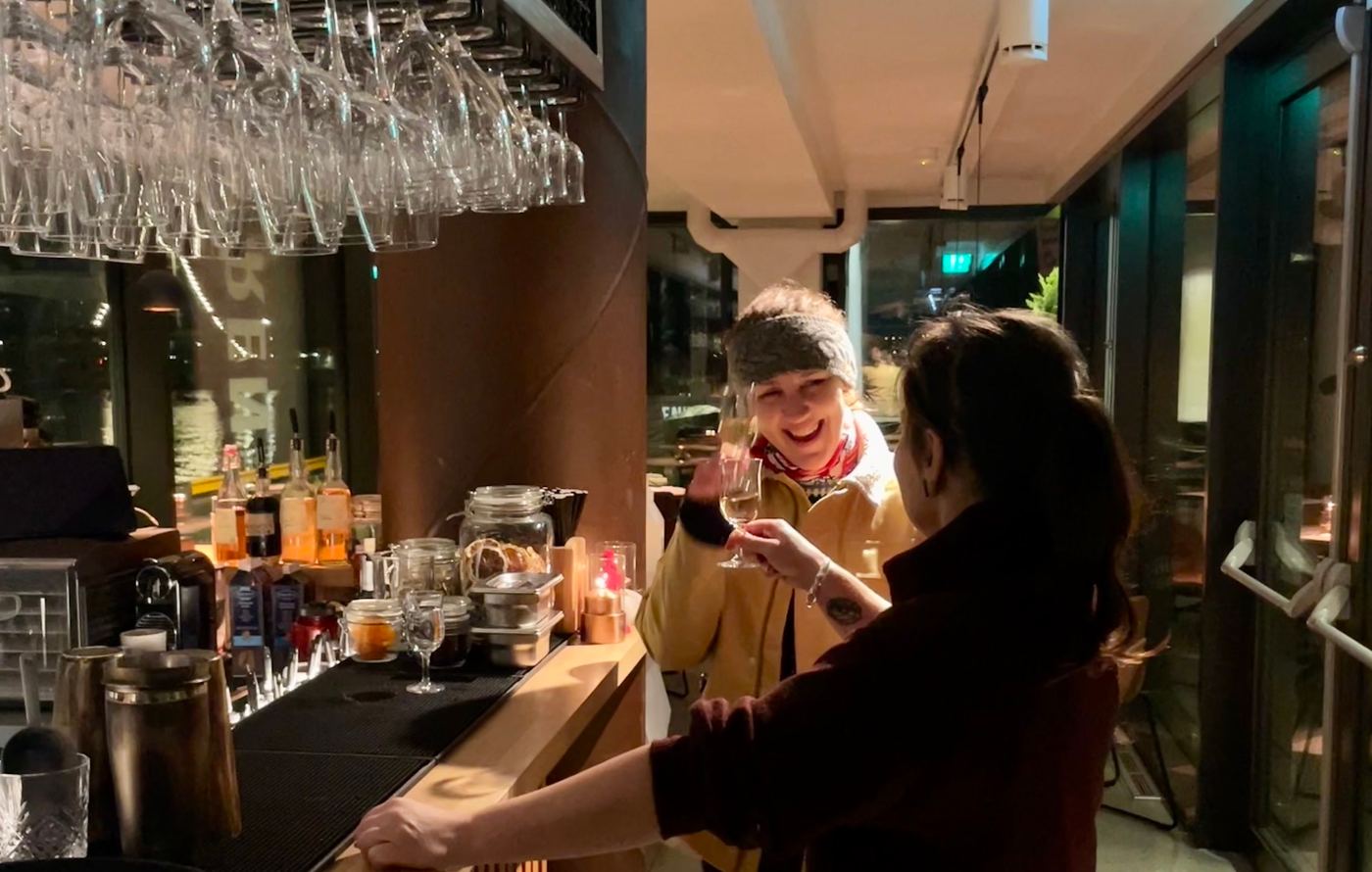 Drinks on the counter at a cosy Oslo bar, in the spirit of Smeltverket