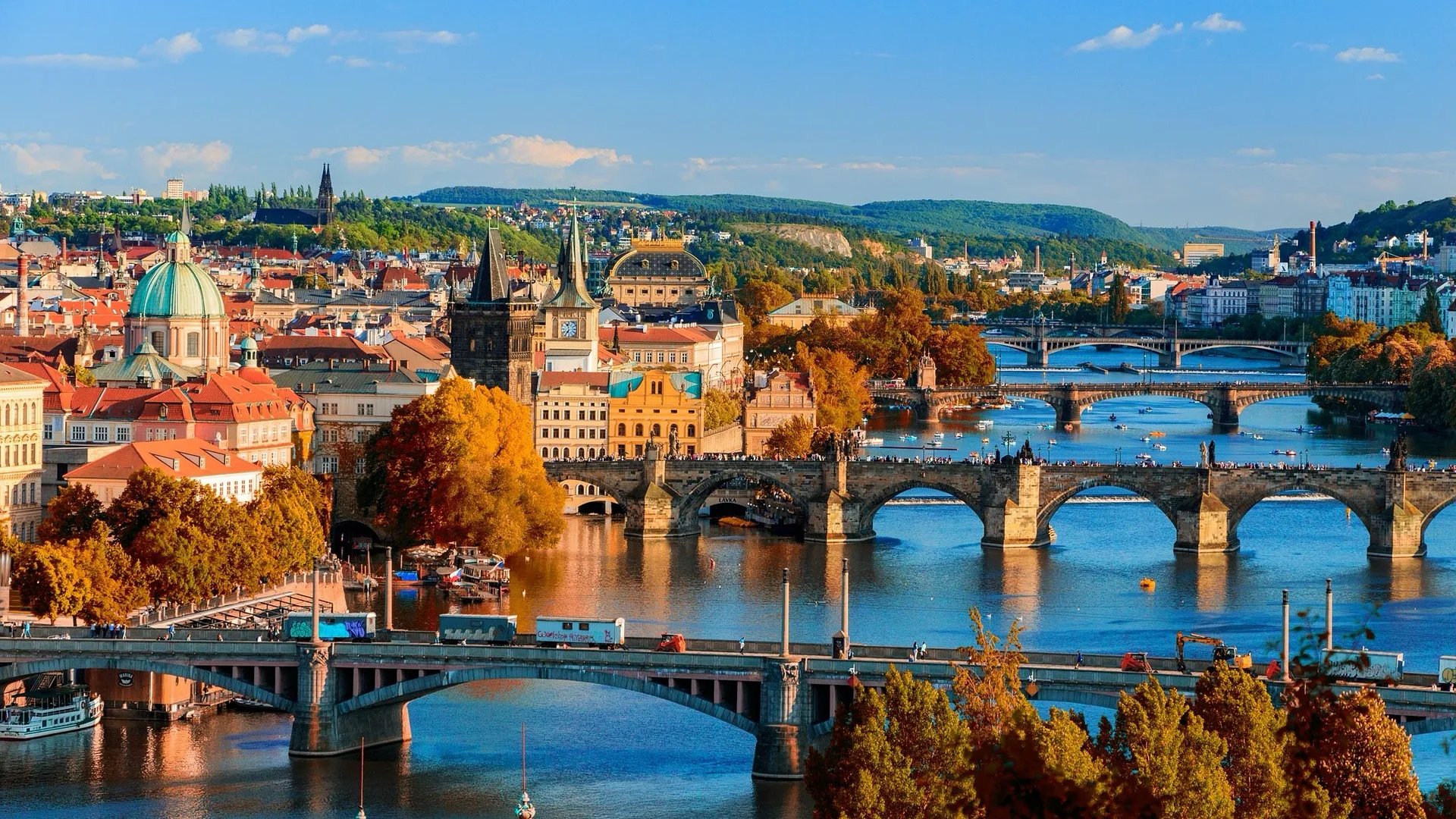Prague city view — Charles Bridge and Vltava River