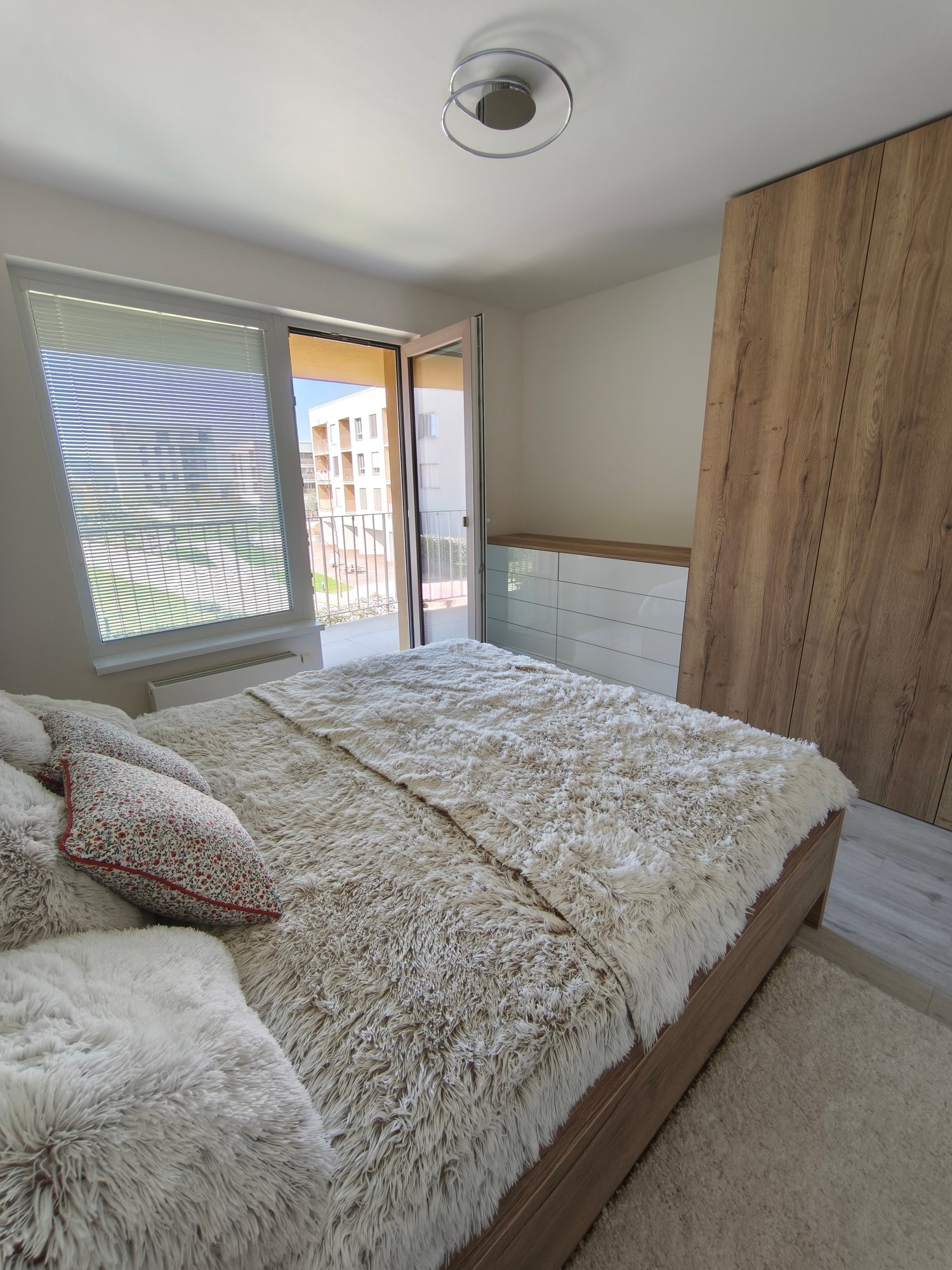 Spálňa – vstavaná skriňa