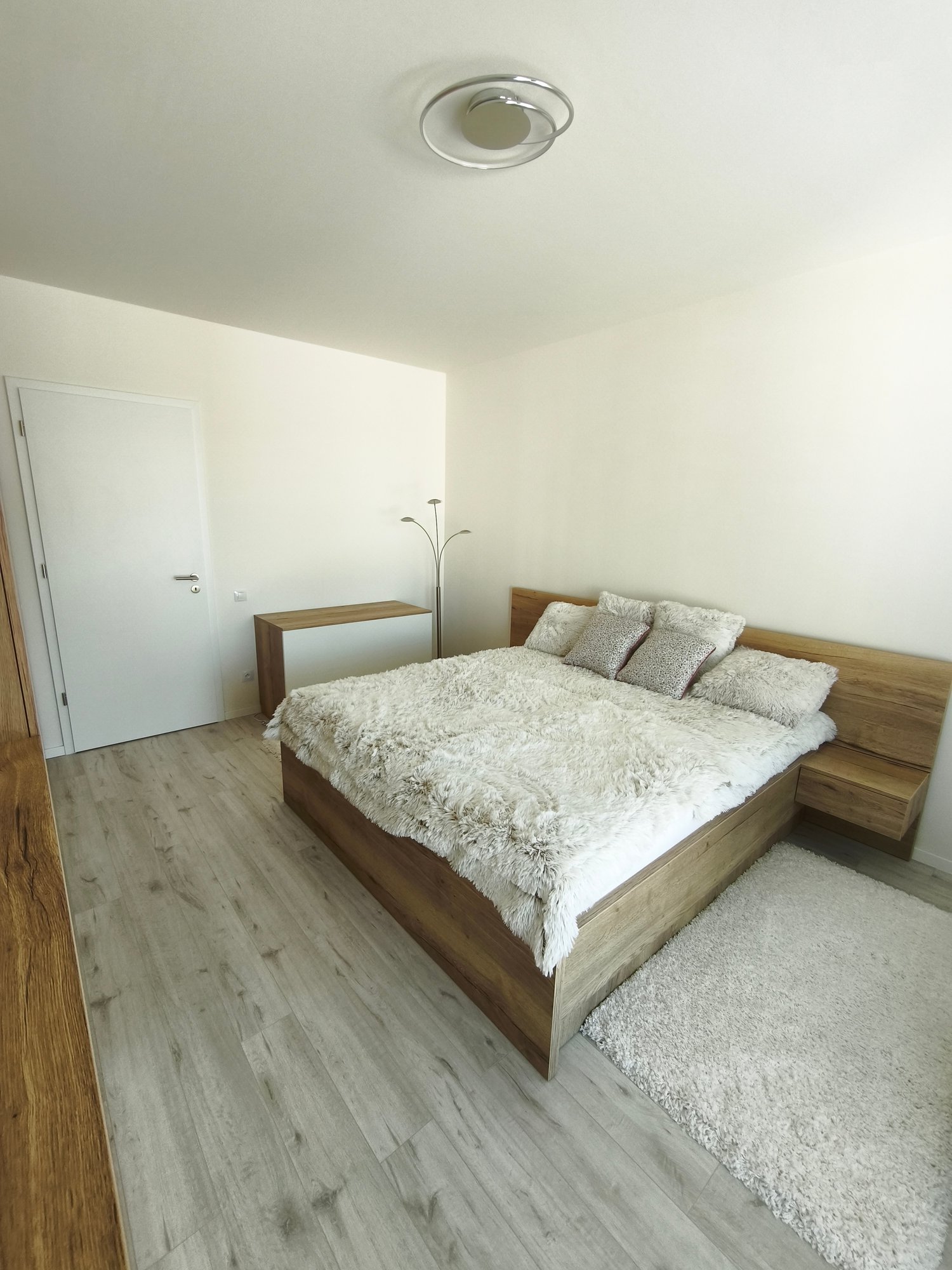 Spálňa – manželská posteľ