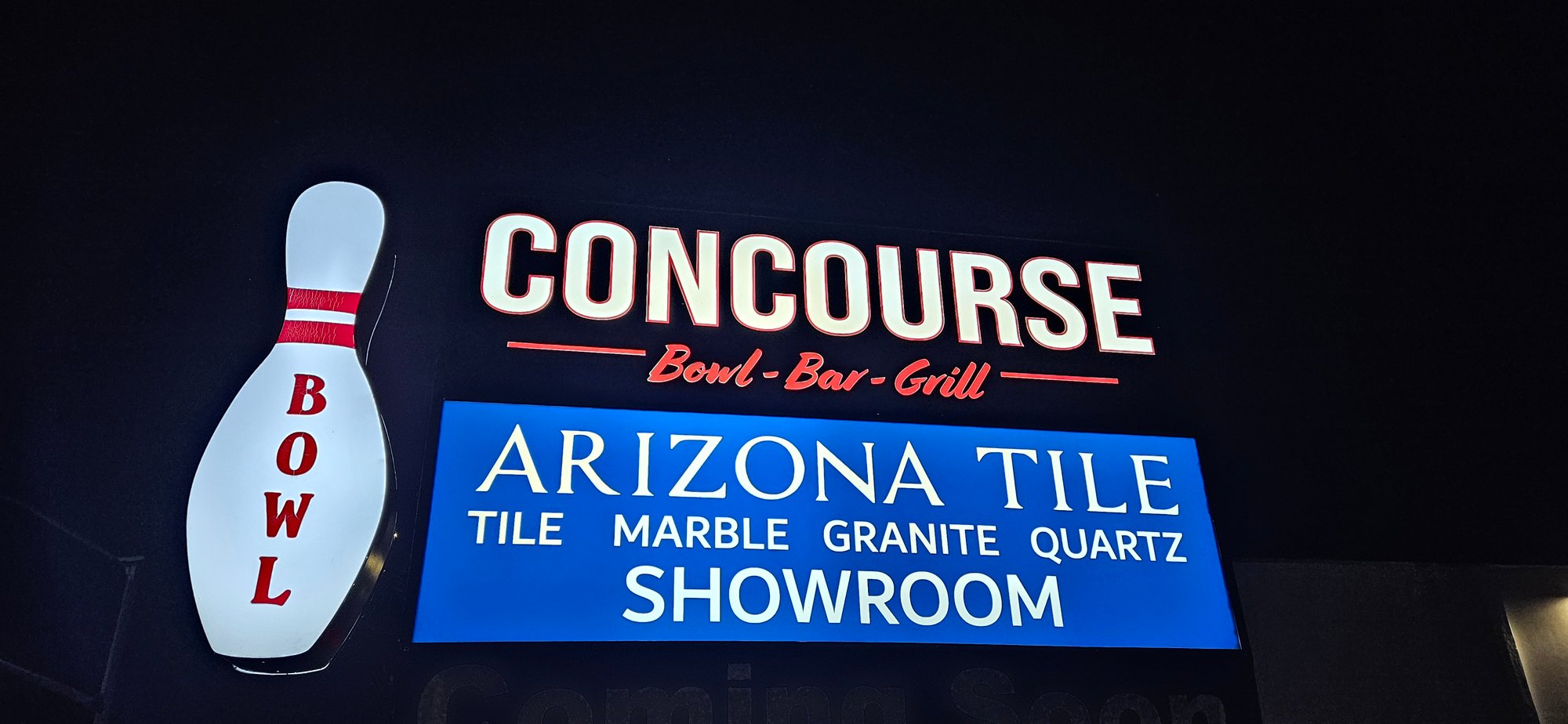 Lighted pole sign installed by Anaheim Signs for Anaheim retail business