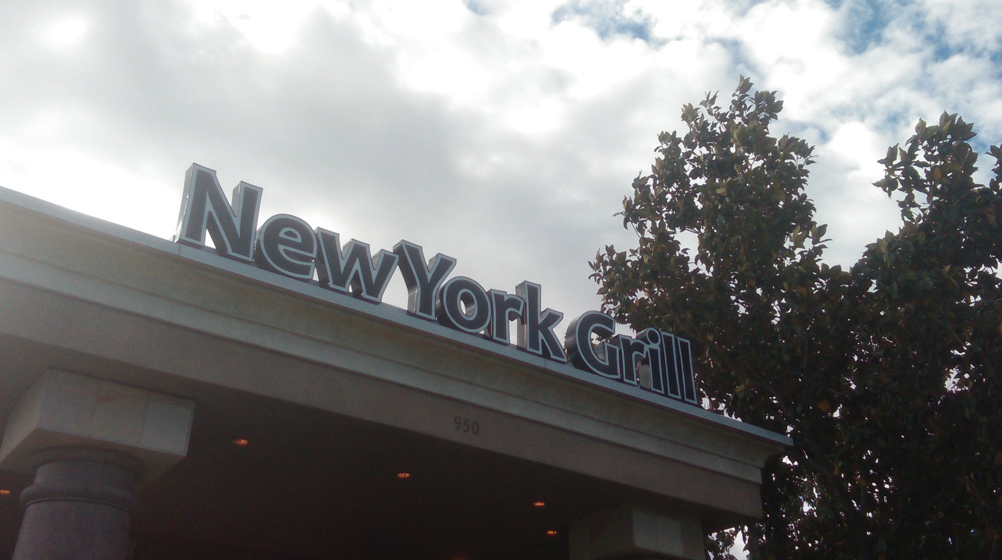 Illuminated channel letters fabricated by Anaheim Signs, Orange County CA