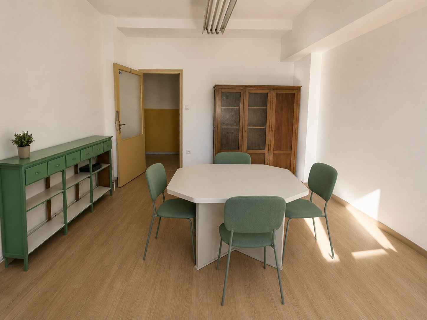 Sala de reuniones de la residencia femenina del Colegio Mayor San Juan Evangelista