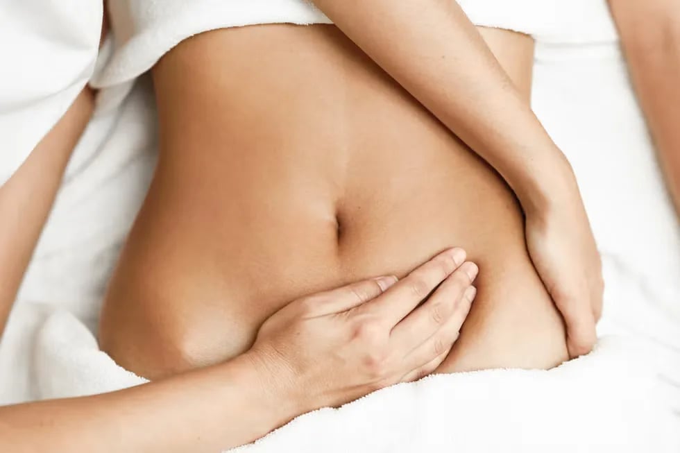 Masaje desinflamatorio abdominal – Centro de Estética Merche