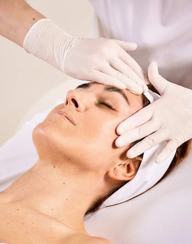 Masaje lifting facial – Centro de Estética Merche