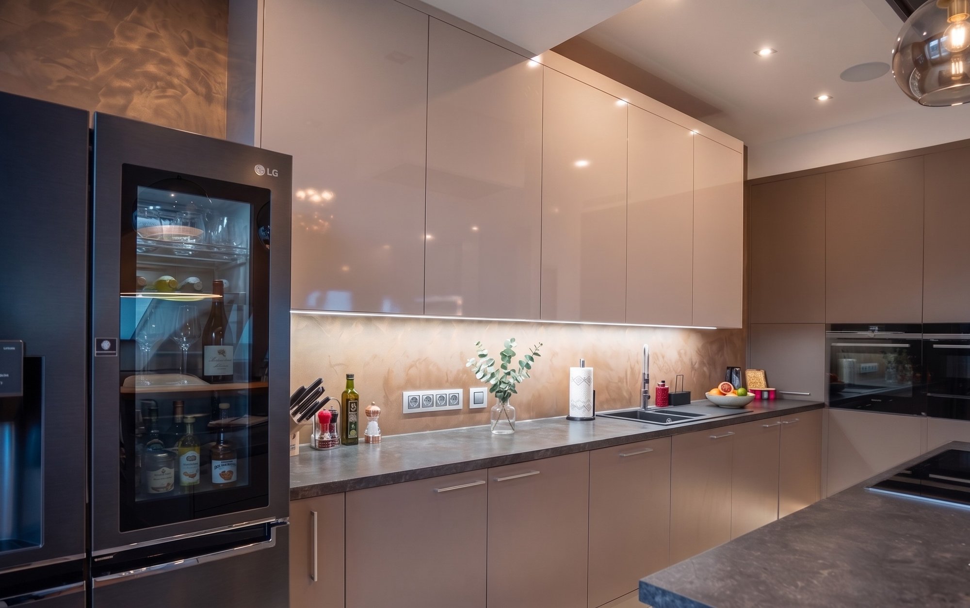 Chef's kitchen with LG fridge and wine cooler — K3