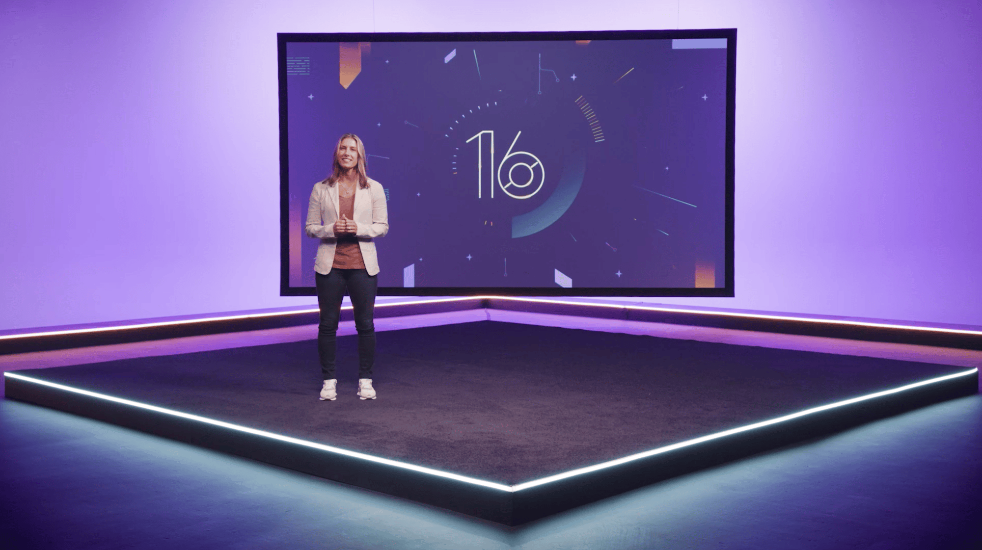 Online broadcast production setup with presenter