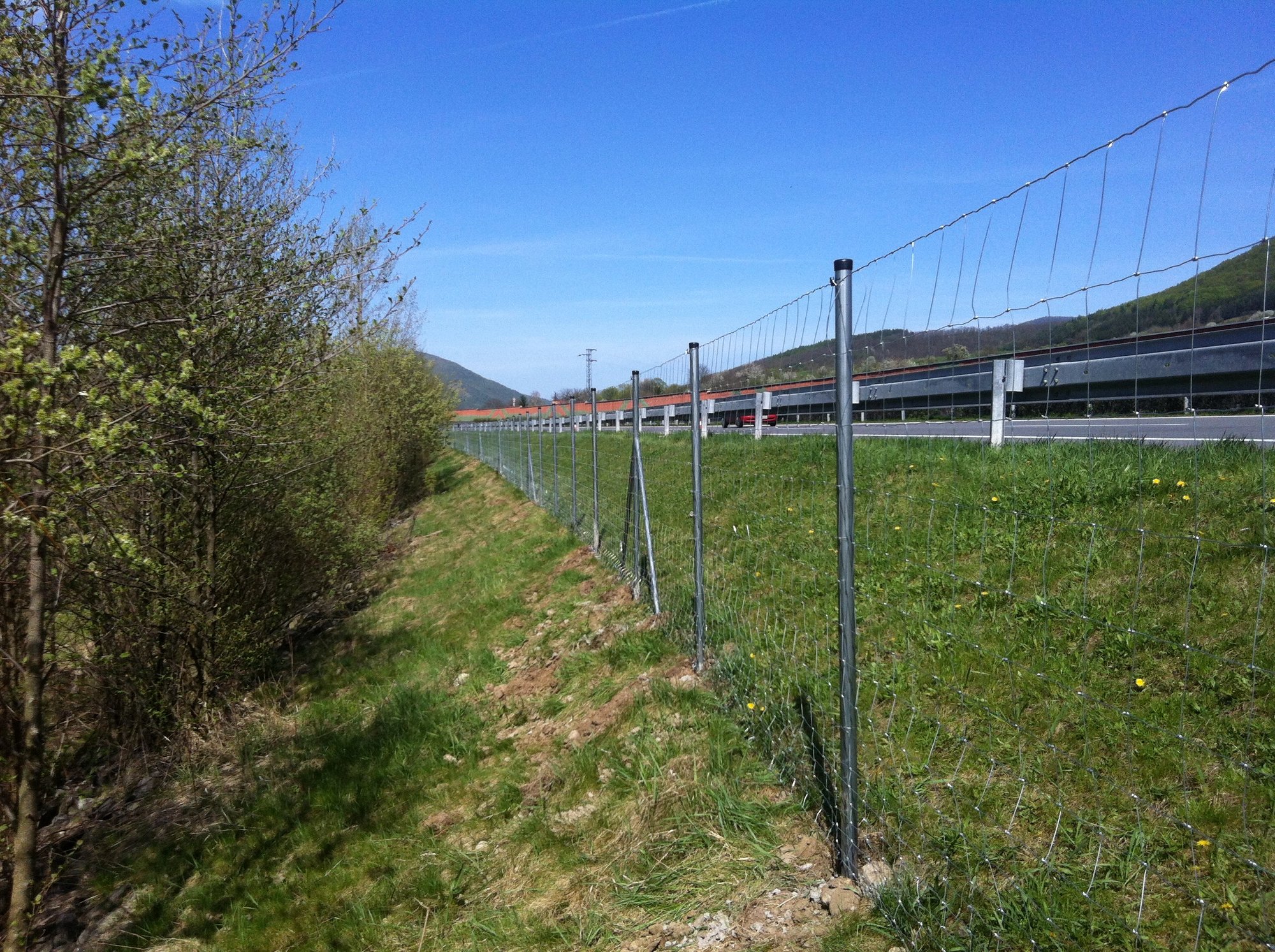 Diaľničné oplotenie