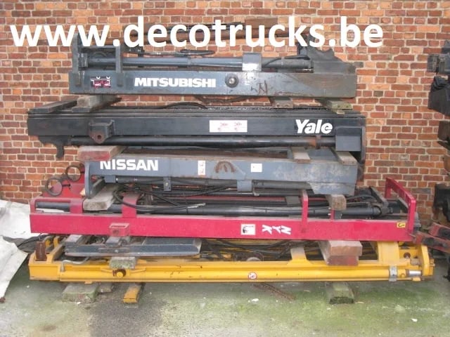 Masten,vorken en voorzet voor heftrucks