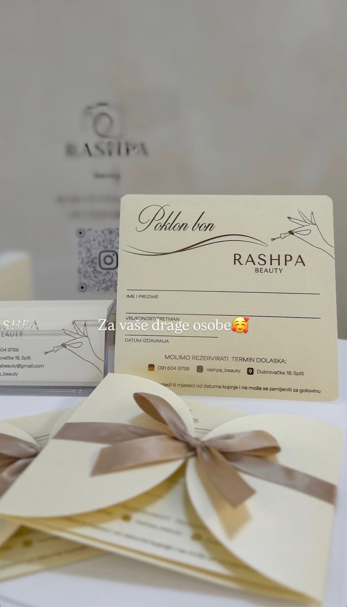 Rashpa Beauty gift card with ribbon