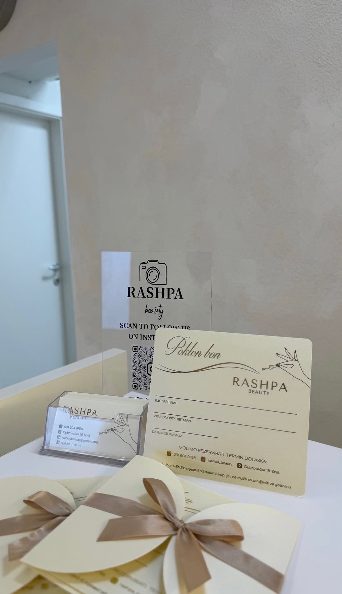Rashpa Beauty gift card display