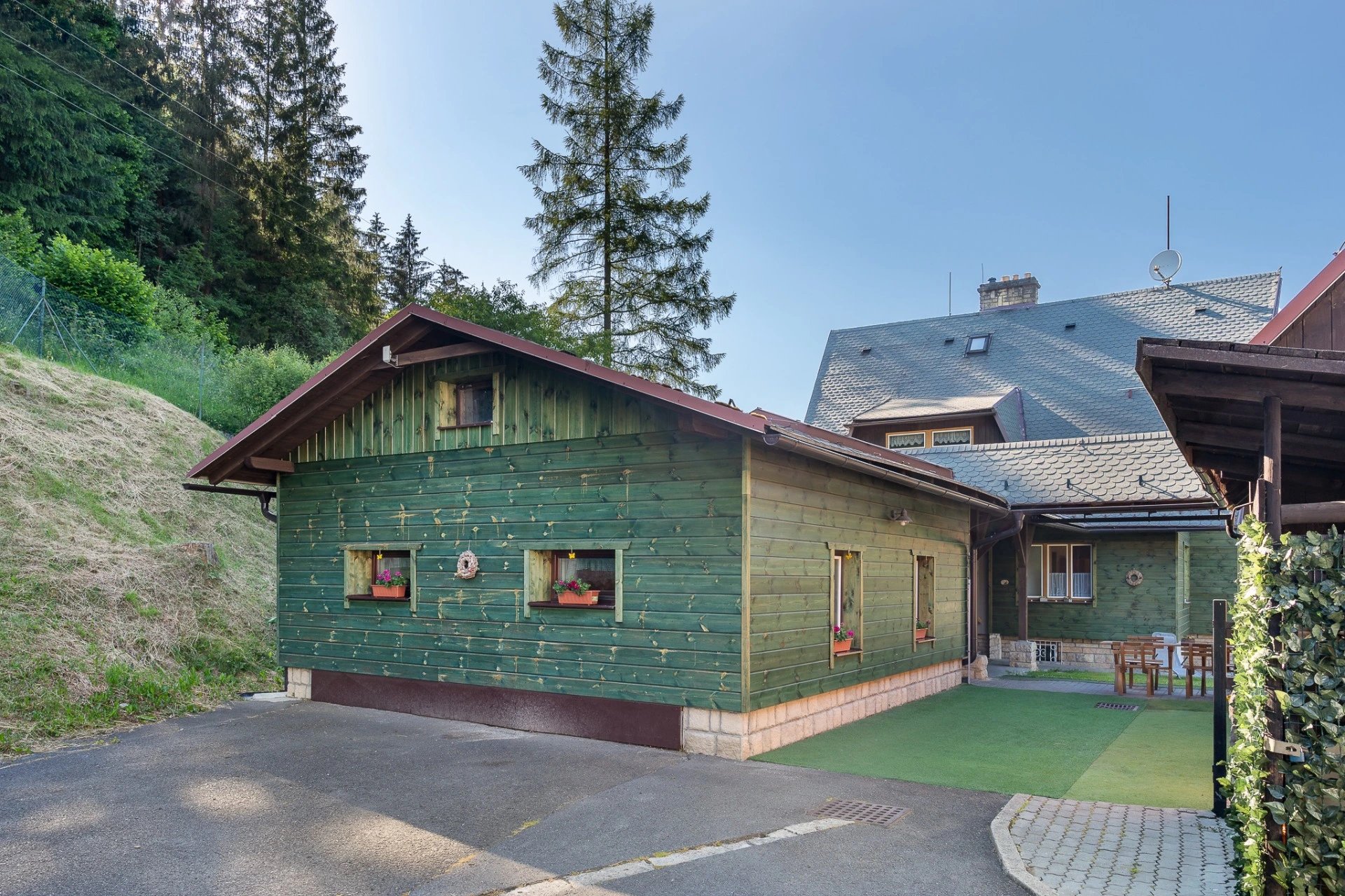 Detail osvětlení ve wellness prostoru