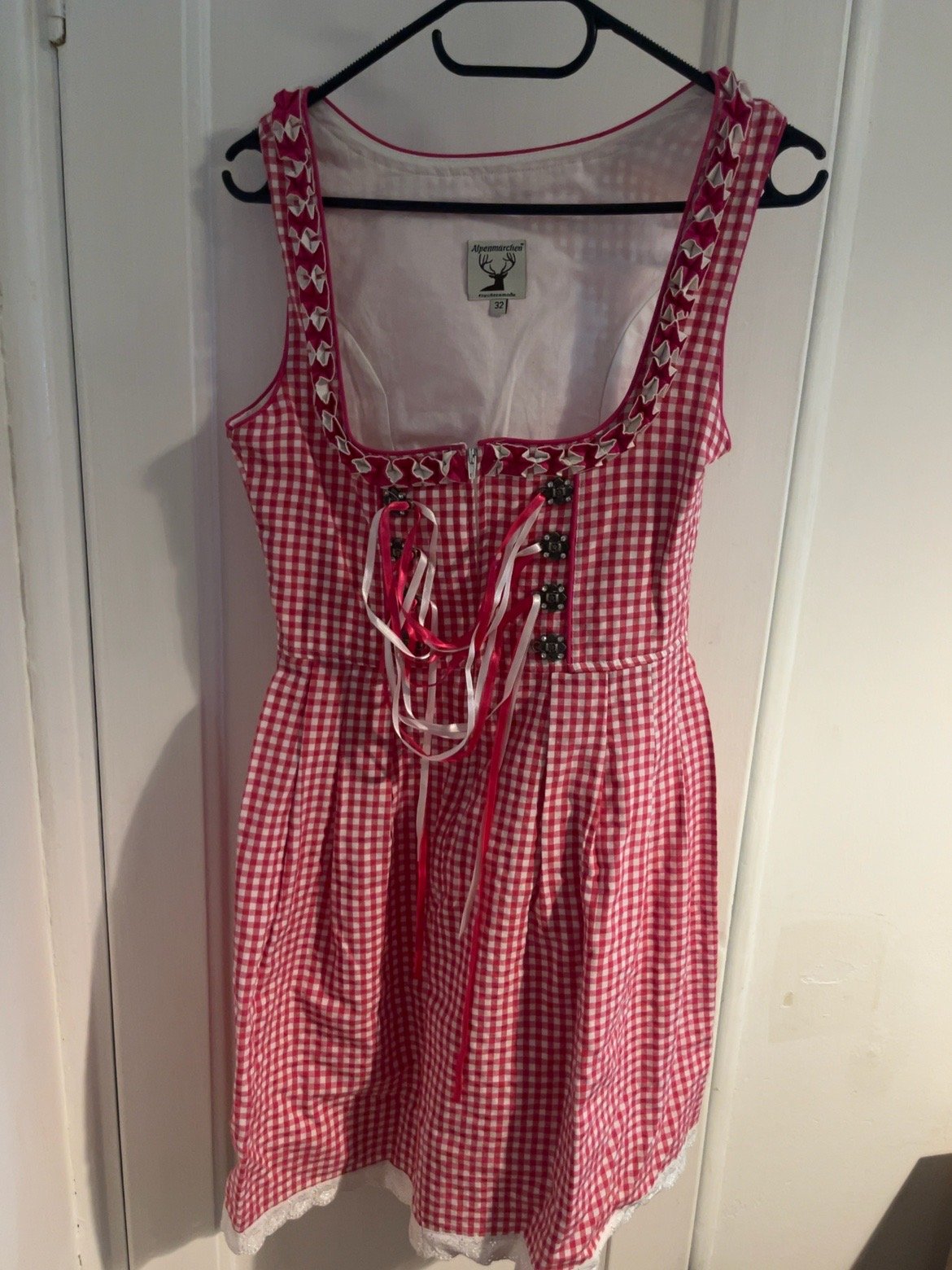 Růžovo-bílý kostkovaný dirndl ve velikosti 32, dámská položka č. 3 – pohled 1