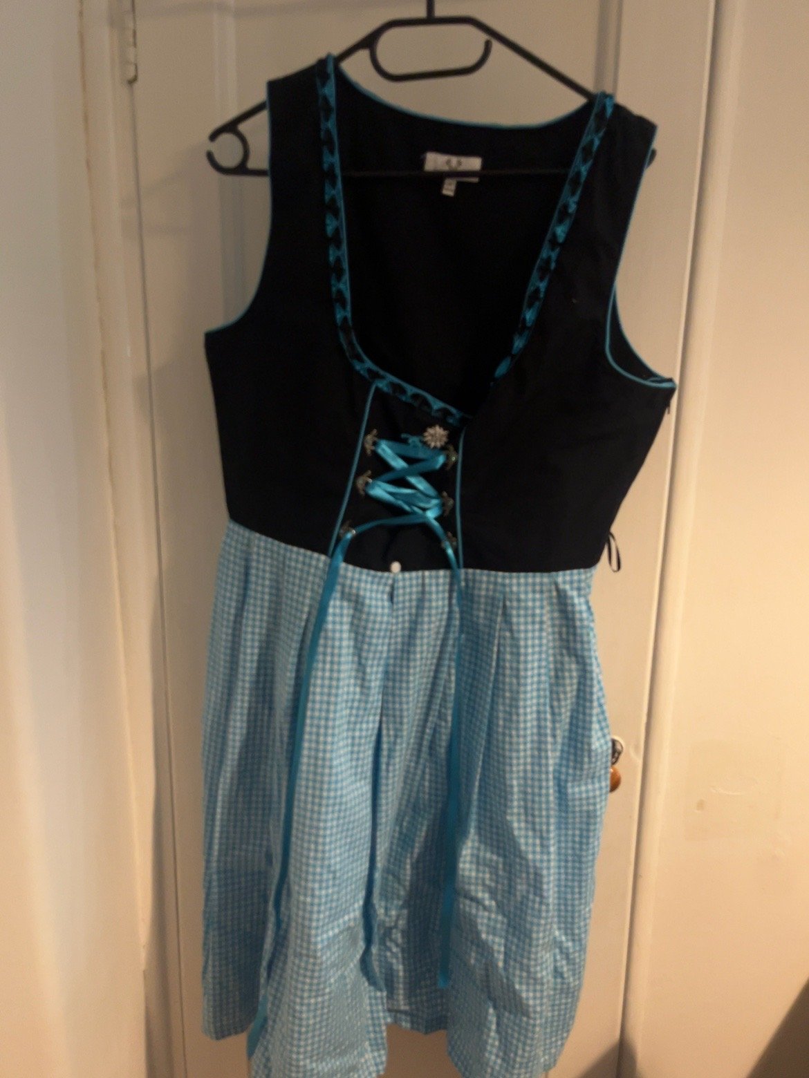 Černo-tyrkysový dirndl, dámská položka č. 5 – pohled 1