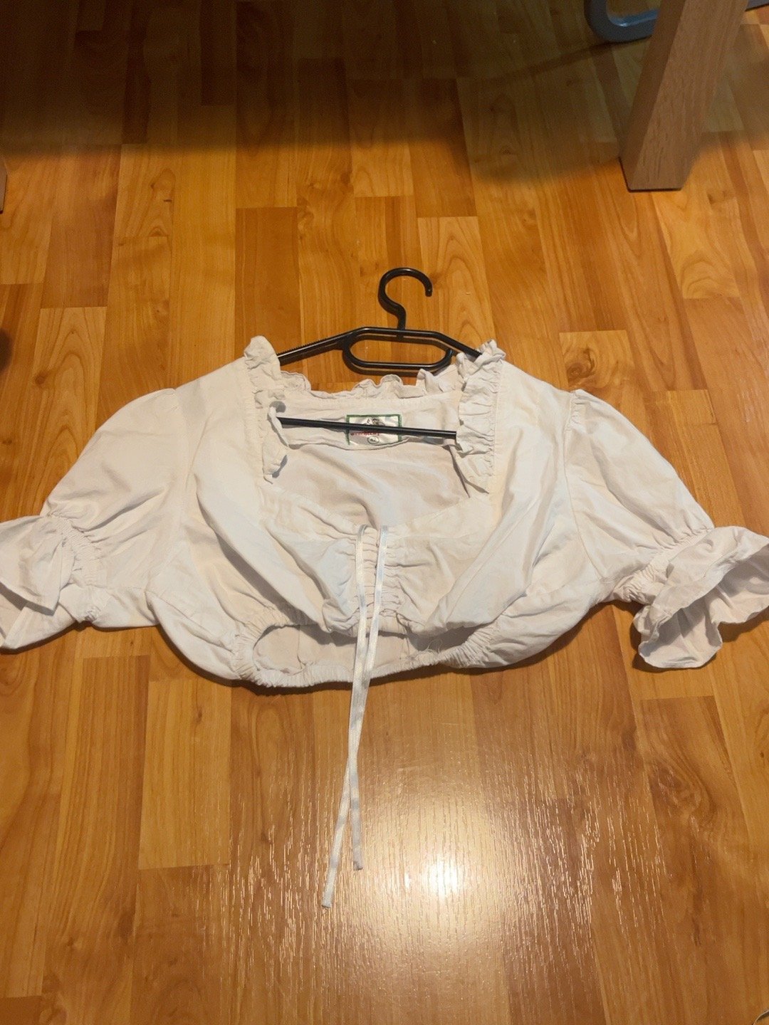 Doplňková fotografie k zapůjčeným outfitům – detail 10