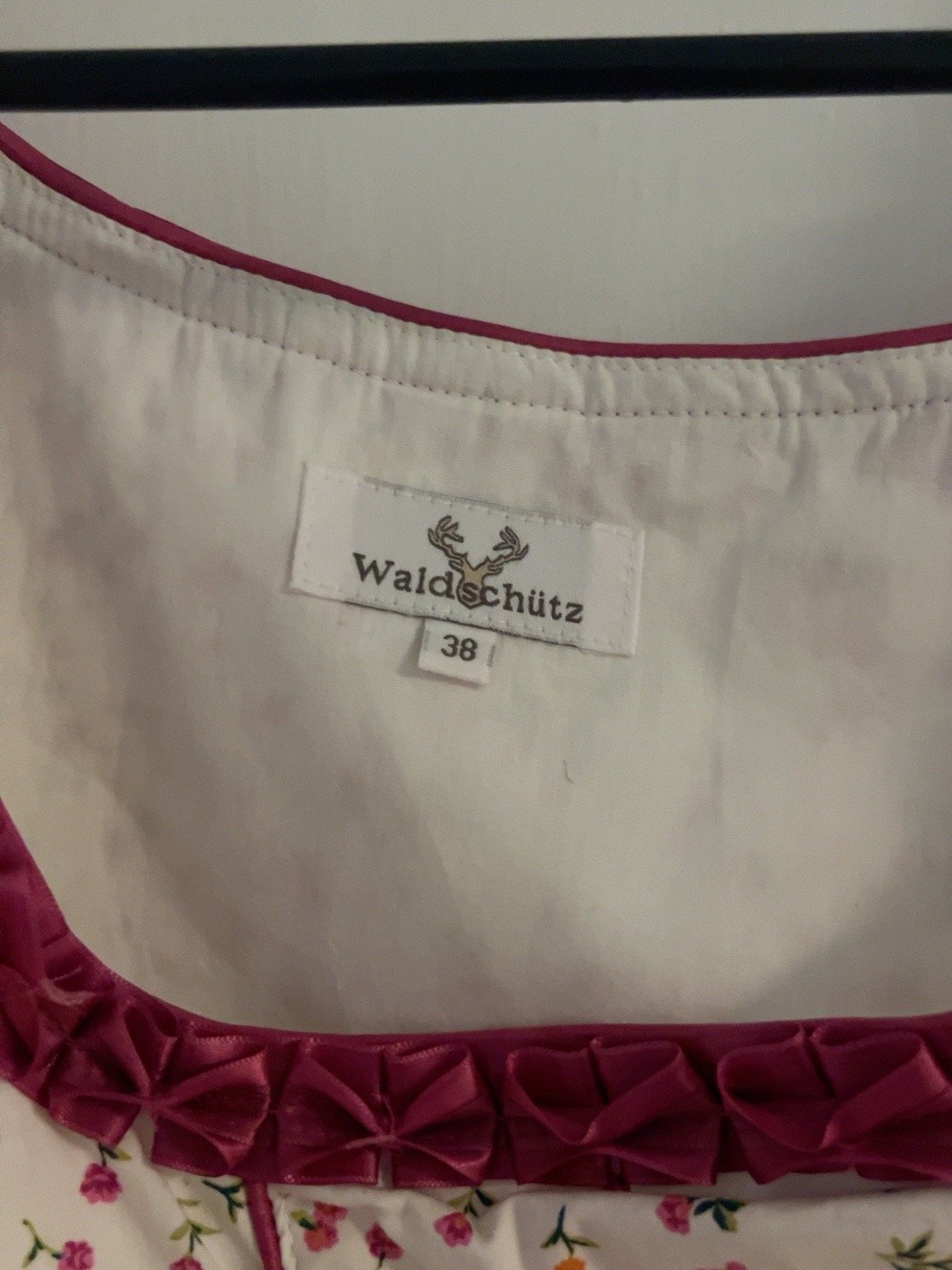 Doplňková fotografie k zapůjčeným outfitům – detail 5