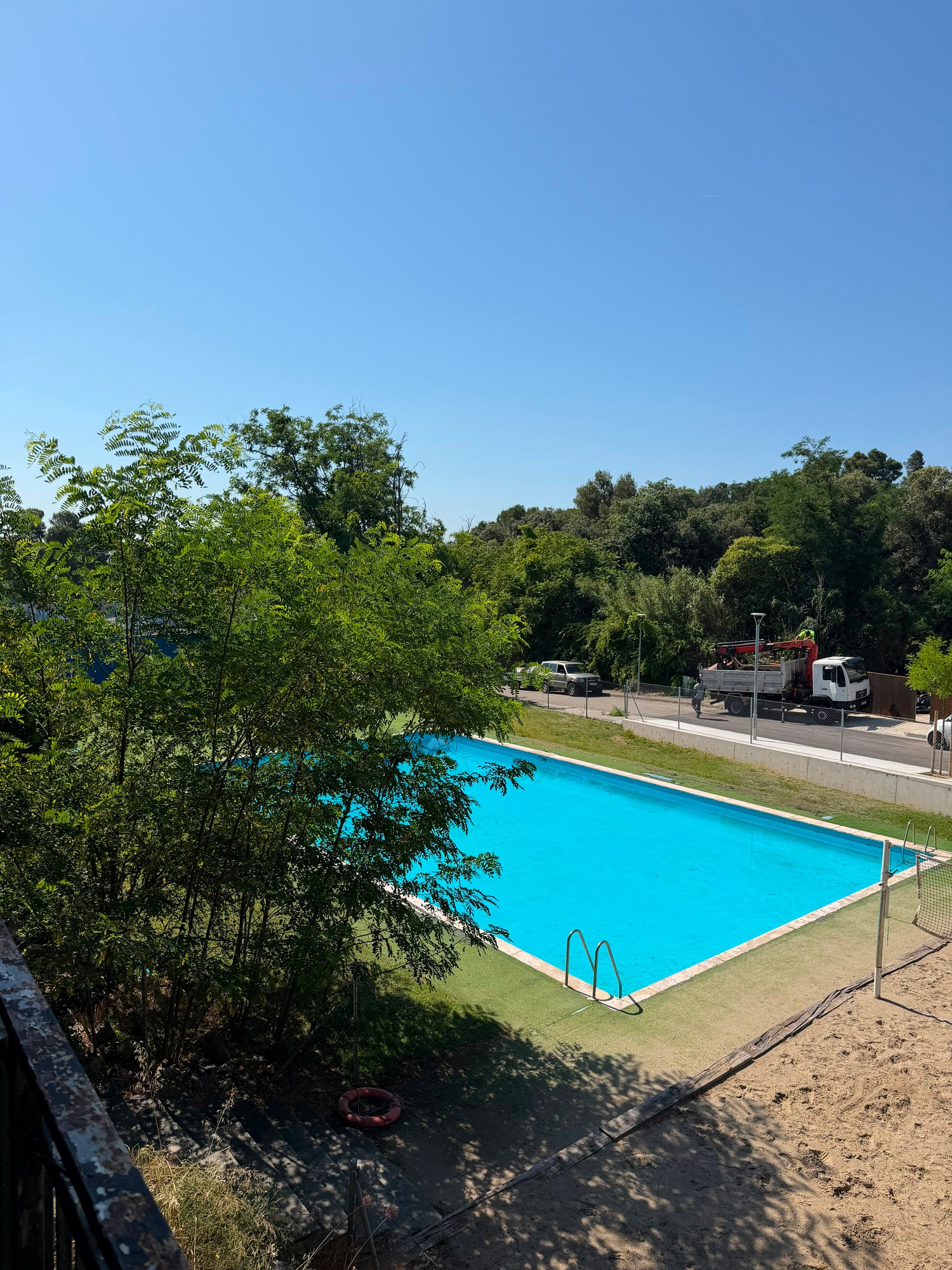 Piscina exterior de City Sports a l'Ametlla del Vallès