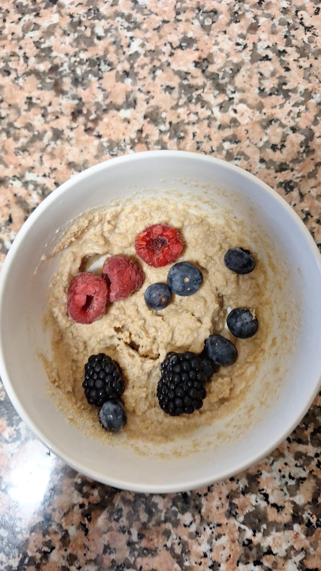 Papas de aveia com frutos vermelhos