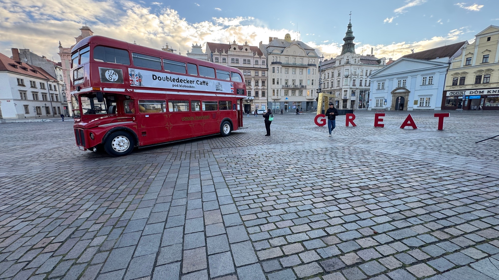 London bus – večerní atmosféra